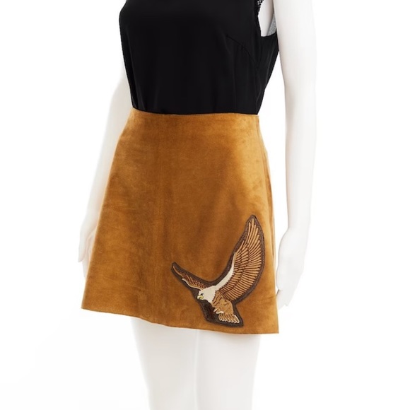 Upcycled tan suede mini skirt with eagle embroidery - Picture 2 of 10